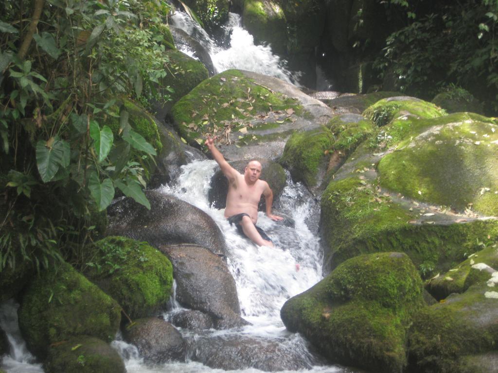 Pousada Recanto Dos Pinheiros Pilar do Sul ภายนอก รูปภาพ