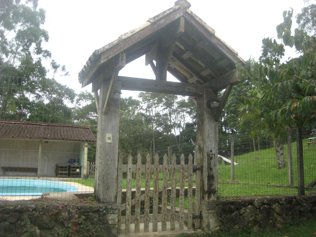 Pousada Recanto Dos Pinheiros Pilar do Sul ภายนอก รูปภาพ